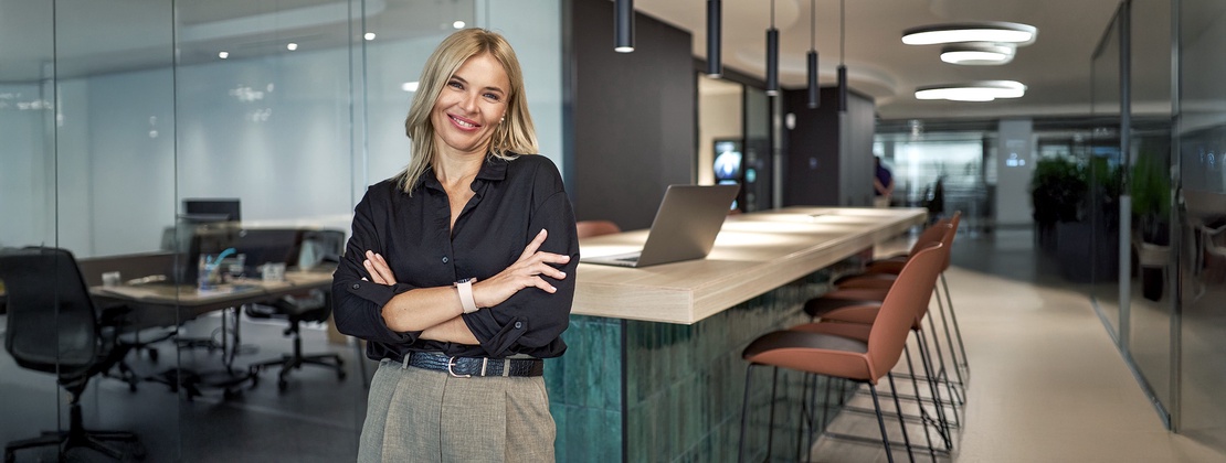 Inhouse Juristin in einer modernen Kanzlei