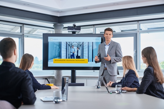 Rechtsanwalt (m/w/d) Steuergestaltung background picture