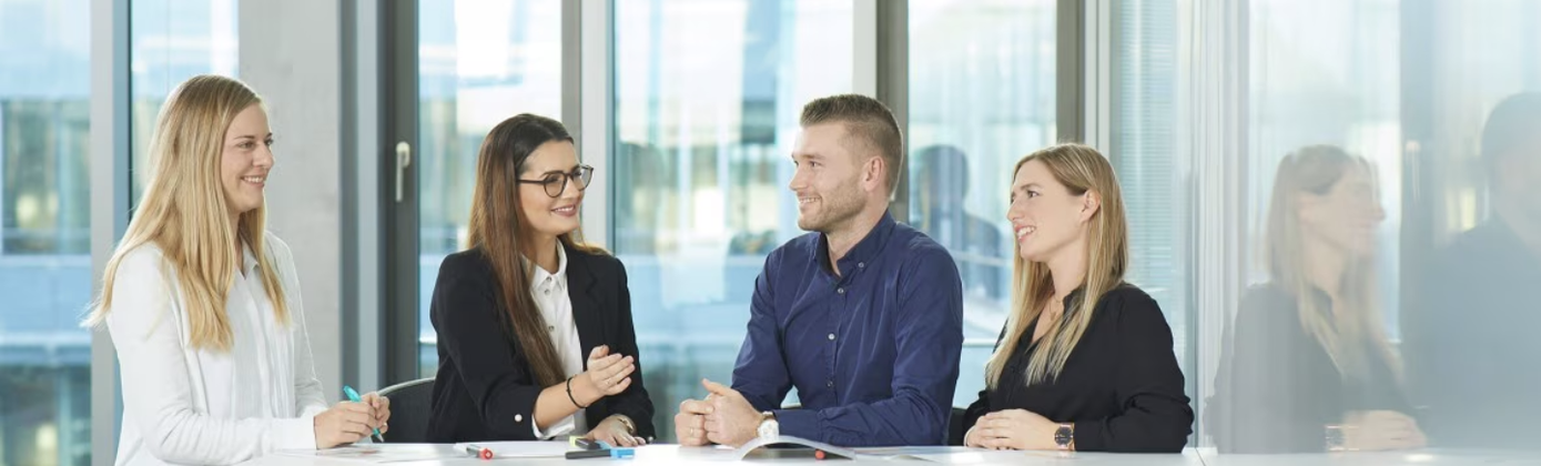 Volljurist (m/w/d) Personalbetreuung & Recruiting background picture