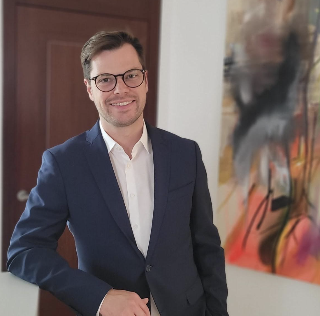 Dr. HendrikNowak