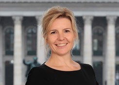 Dr. AnkeHübner