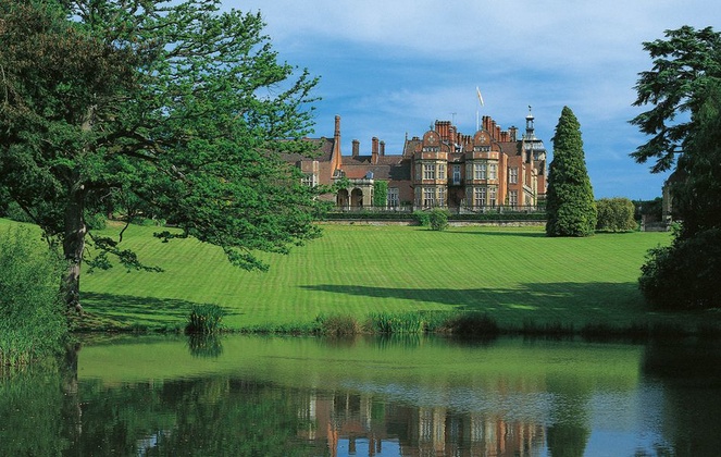 UK Country Weekend 2027 - Discover England‘s Heart background picture