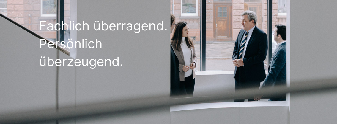 Associate (m/w/d)  background picture