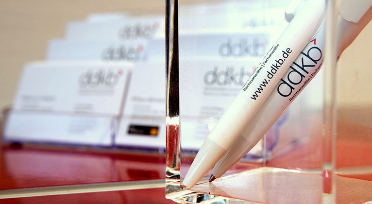 Rechtsanwaltsfach­angestellte/innen, Rechtsfachwirte/innen (m/w/d) background picture