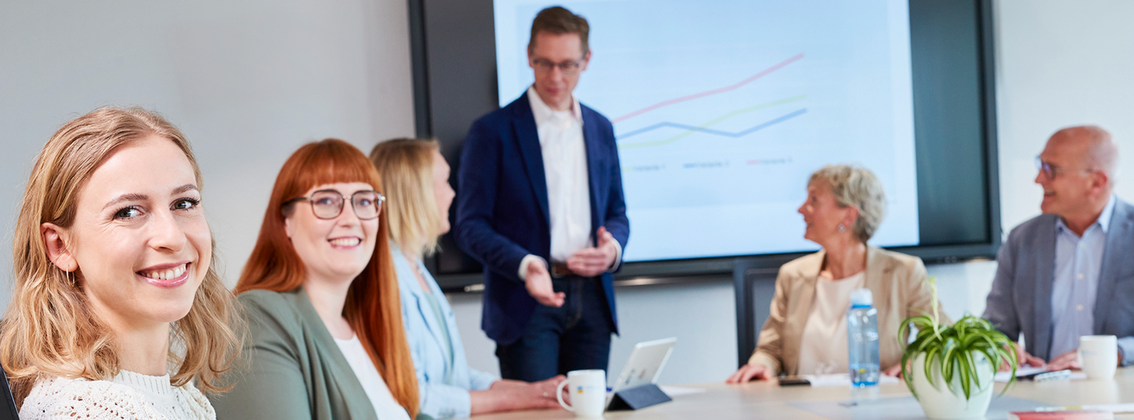 Volljuristen (m/w/d) background picture