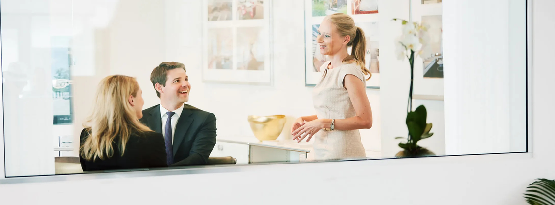 Legal Counsel (m/w/d) Immobilienrecht, IT-Recht & Compliance background picture