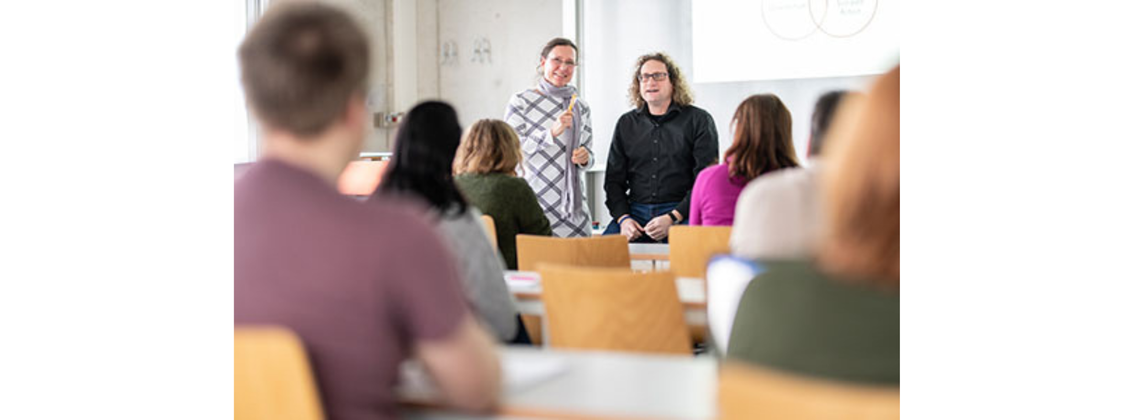 Professur für "Recht, Verwaltung und Soziale Dienste" background picture