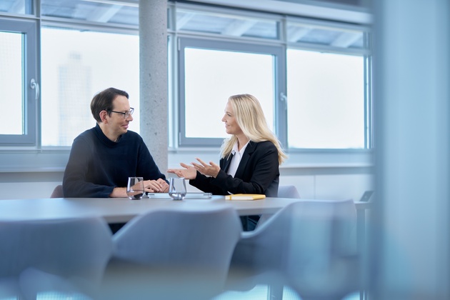 Rechtsanwalt (m/w/d) Vermögensnachfolge in Senior Manager Position background picture