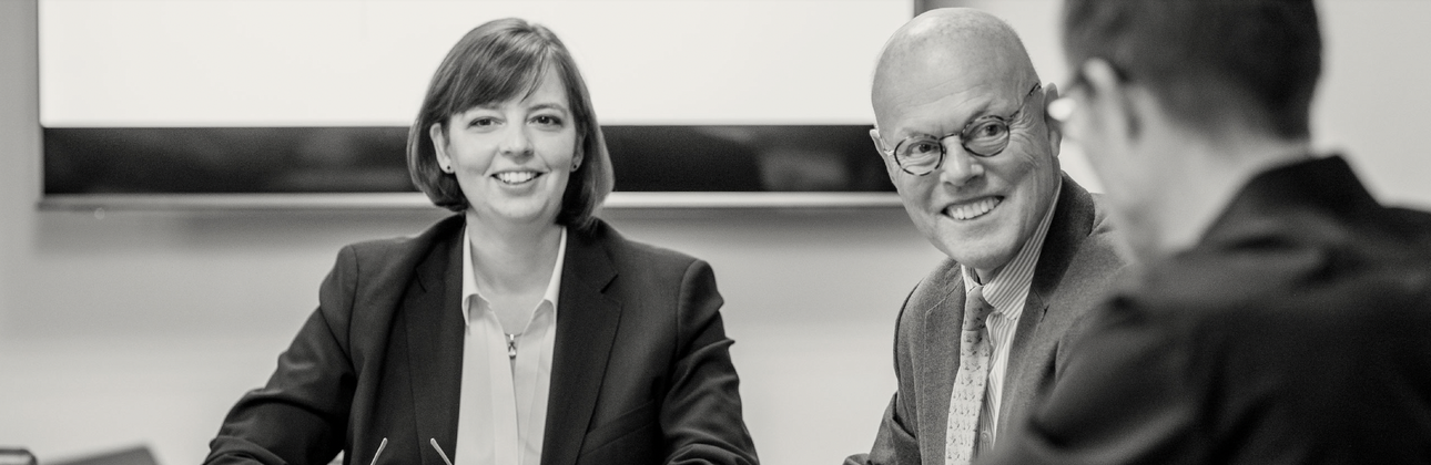 Rechtsanwalt (m/w/d) mit Berufserfahrung im Arbeitsrecht background picture